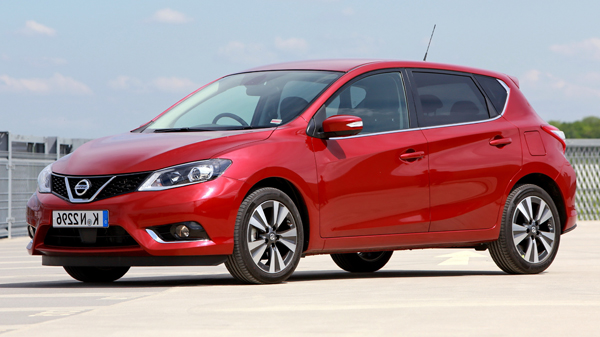 Nissan Pulsar NB17 (2015-)